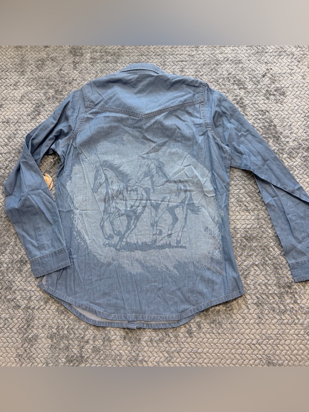 Flyshacker Yellowstone Collection Denim Horse Graphic Western Shirt Size Large - Picture 2 of 12